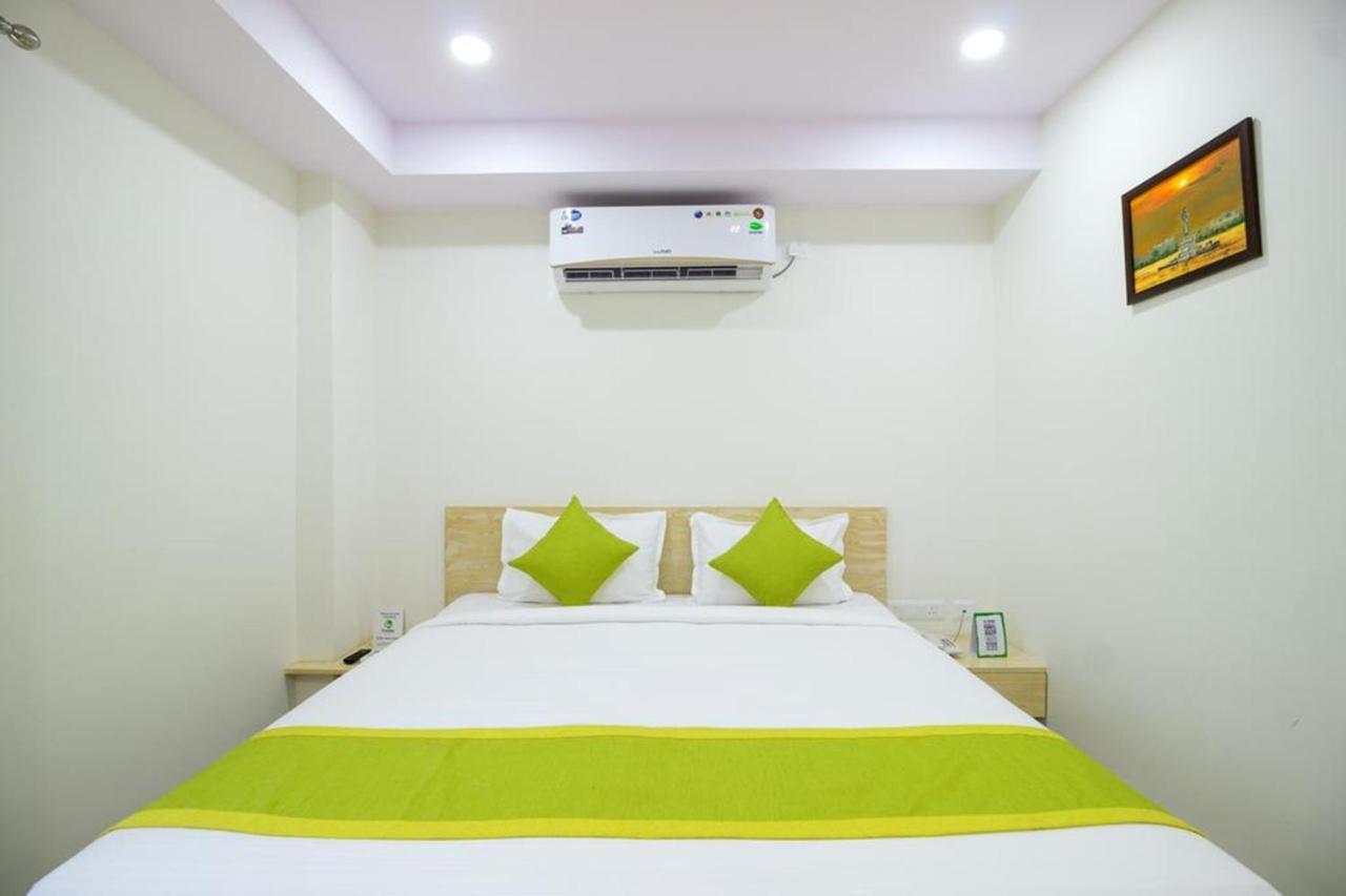 Hotel Pratz Inn Hyderabad Exterior photo