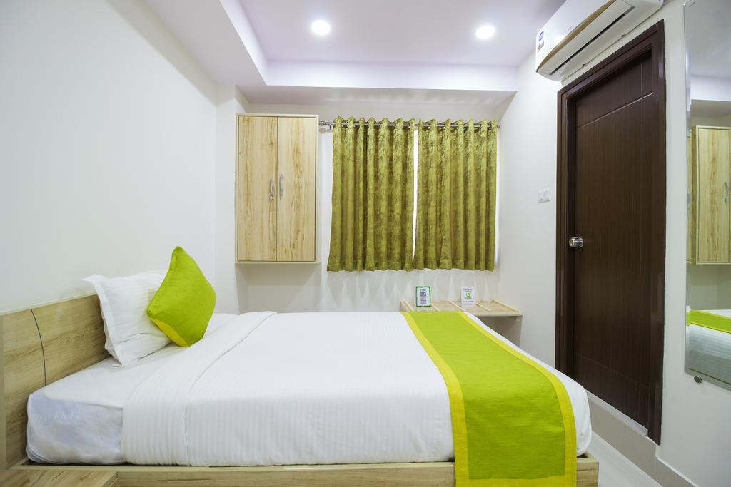 Hotel Pratz Inn Hyderabad Exterior photo