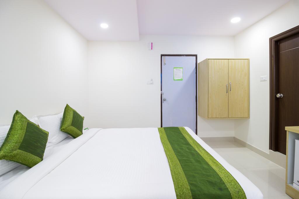 Hotel Pratz Inn Hyderabad Exterior photo