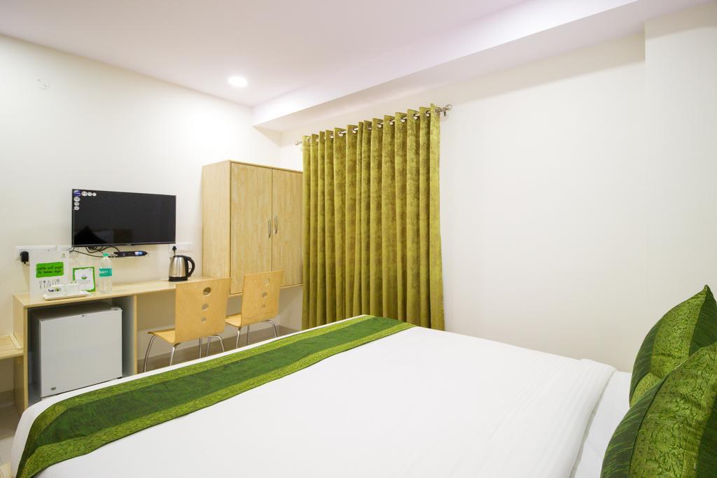 Hotel Pratz Inn Hyderabad Exterior photo